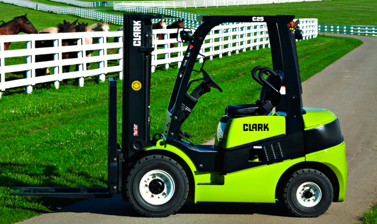 克拉克2-3.5噸平衡重內(nèi)燃叉車(chē)_3
